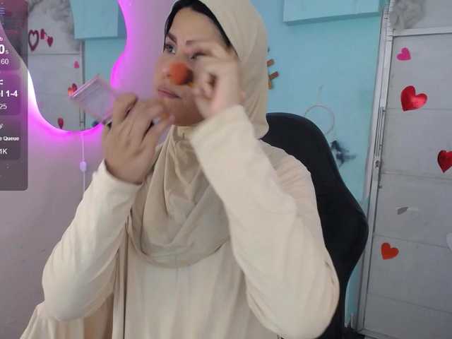 Live sex webcam photo for AishaAmin #277874033