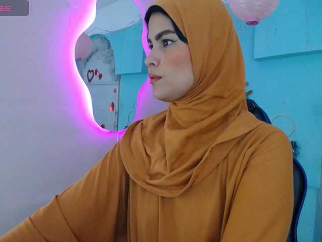 Live sex webcam photo for AishaAmin #277919045