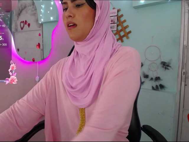 Live sex webcam photo for AishaAmin #277953110