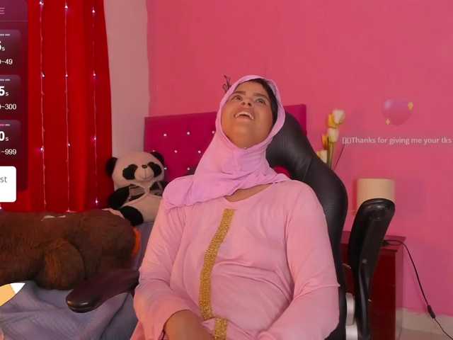 Live sex webcam photo for AishaAmin #277980533