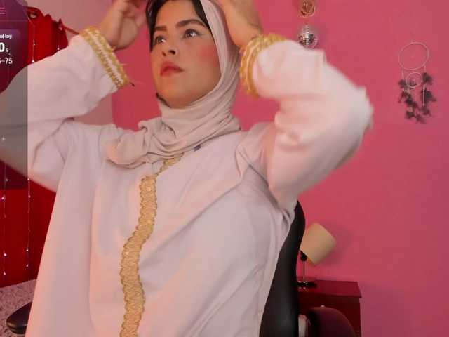 Live sex webcam photo for AishaAmin #278076156