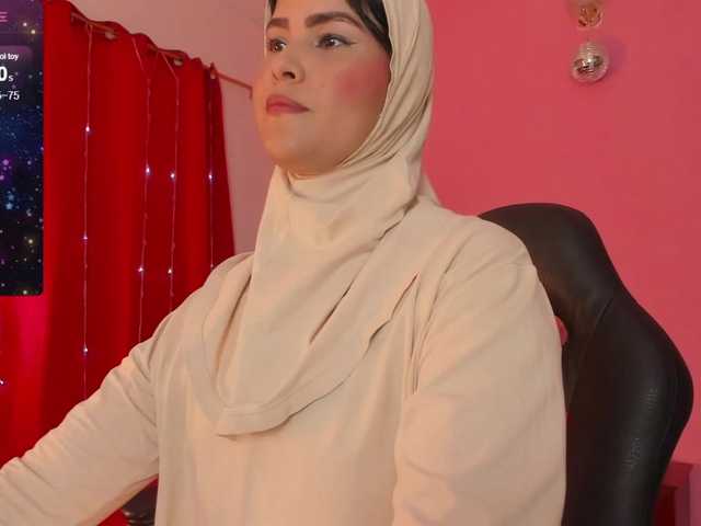 Live sex webcam photo for AishaAmin #278094333