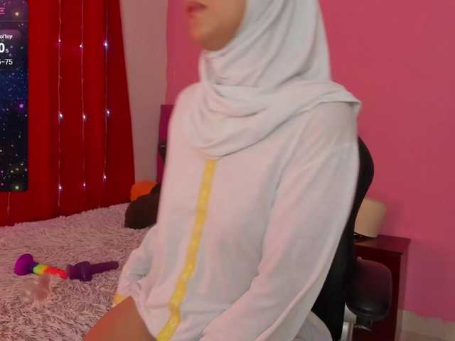 Live sex webcam photo for AishaAmin #278103082