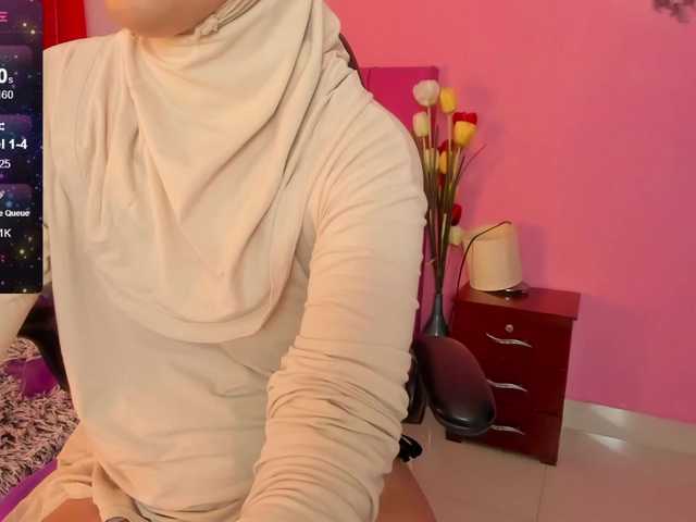 Live sex webcam photo for AishaAmin #278161275