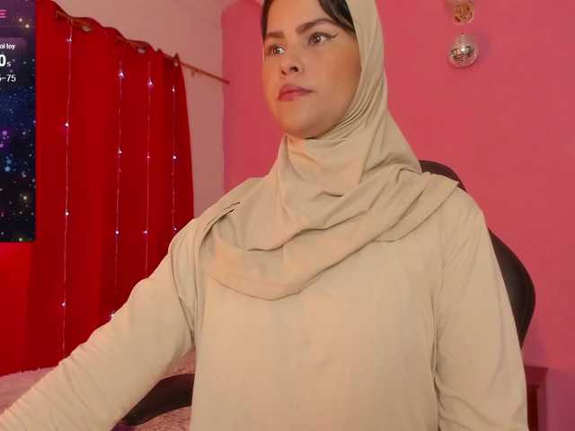 Live sex webcam photo for AishaAmin #278194574