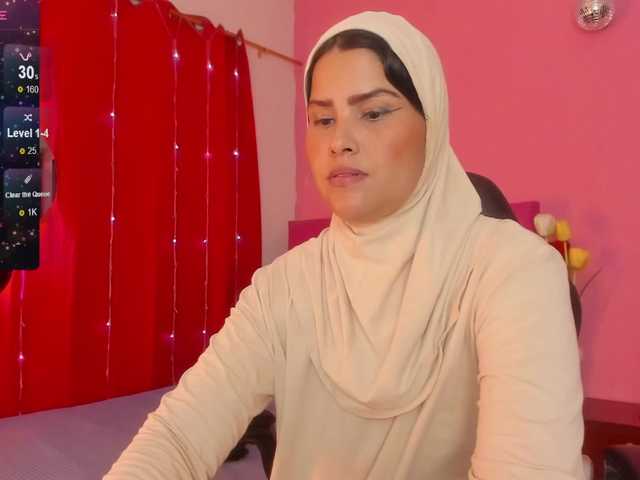 Live sex webcam photo for AishaAmin #278223493