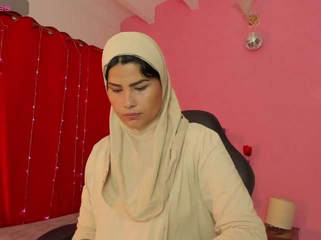 Live sex webcam photo for AishaAmin #278291464