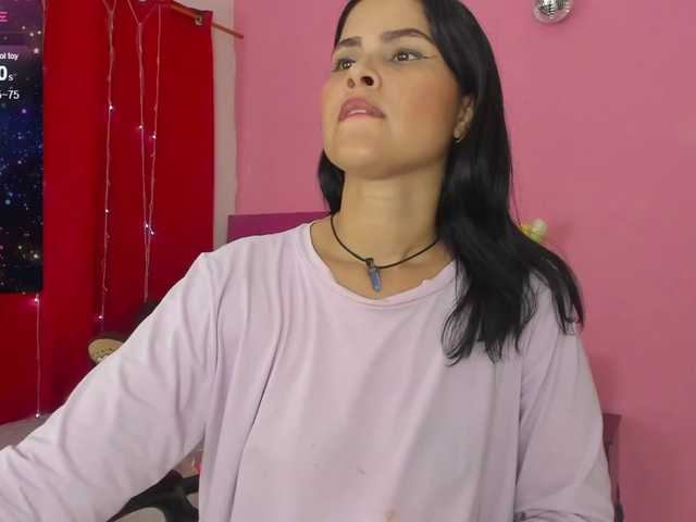 Live sex webcam photo for AishaAmin #279133485