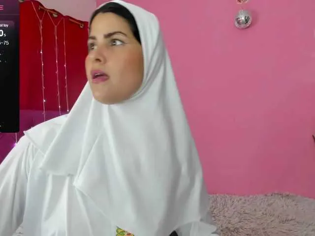 Live sex webcam photo for AishaAmin #288935812