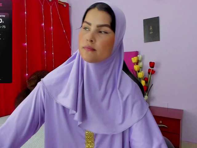 Live sex webcam photo for AishaAmin #290014111