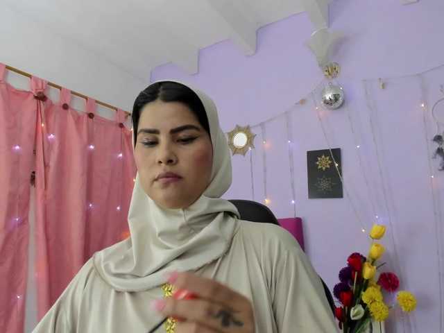 Live sex webcam photo for AishaAmin #290248306