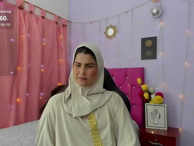 Live sex webcam photo for AishaAmin #290273010