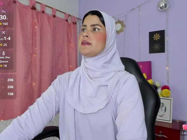 Live sex webcam photo for AishaAmin #290301656