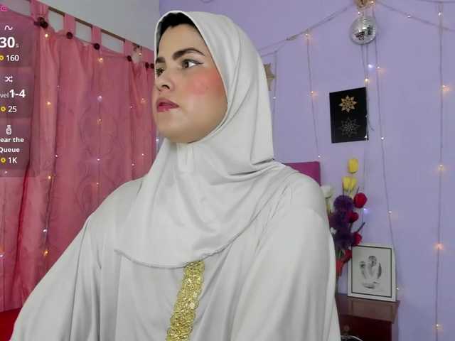 Live sex webcam photo for AishaAmin #290367496