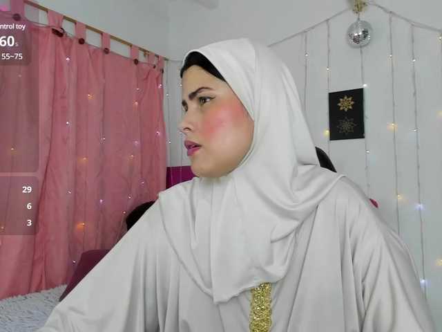 Live sex webcam photo for AishaAmin #290388329