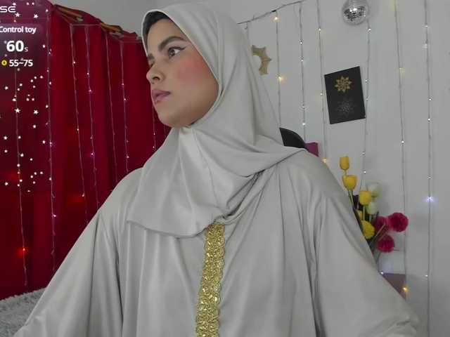 Live sex webcam photo for AishaAmin #290731344