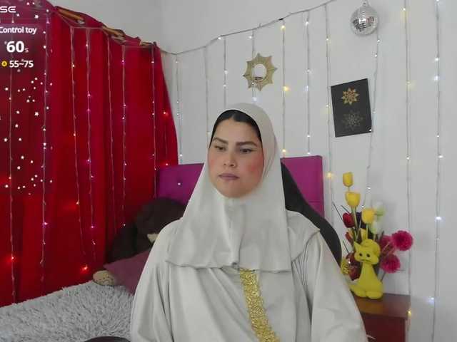 Live sex webcam photo for AishaAmin #290743529