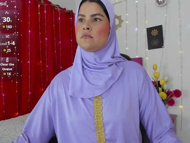 Live sex webcam photo for AishaAmin #290749876