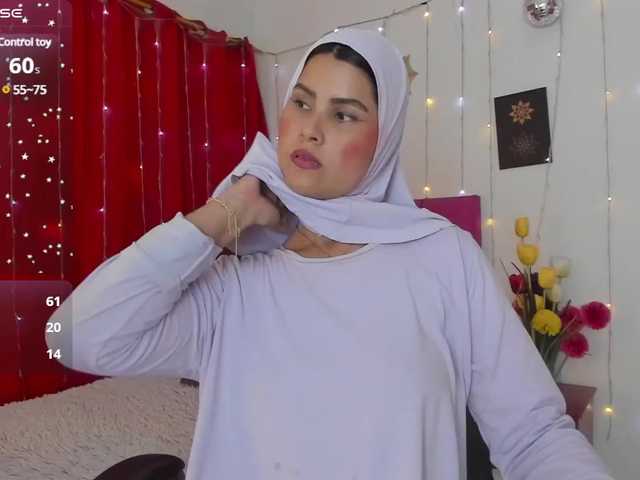 Live sex webcam photo for AishaAmin #290752080