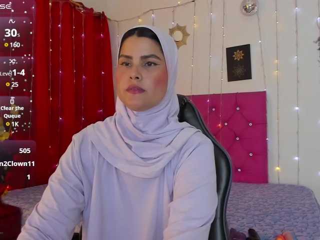 Live sex webcam photo for AishaAmin #290814784