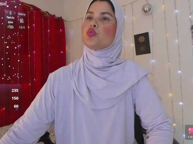 Live sex webcam photo for AishaAmin #290956672