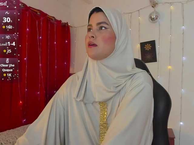 Live sex webcam photo for AishaAmin #290984394