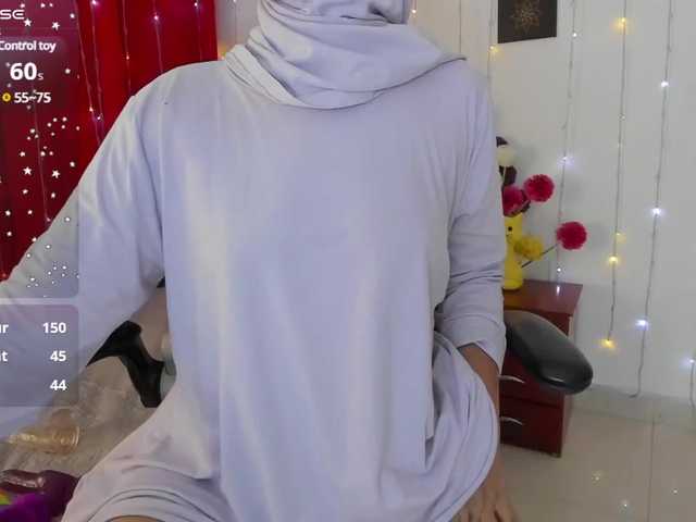 Live sex webcam photo for AishaAmin #291071951