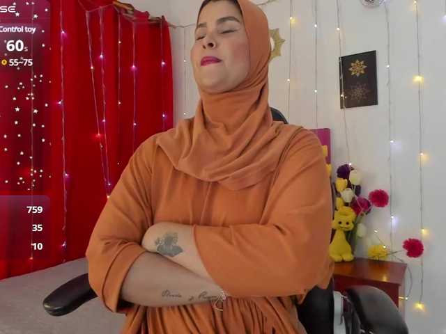 Live sex webcam photo for AishaAmin #291092281