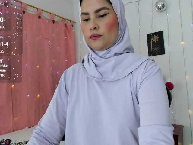 Live sex webcam photo for AishaAmin #291338583