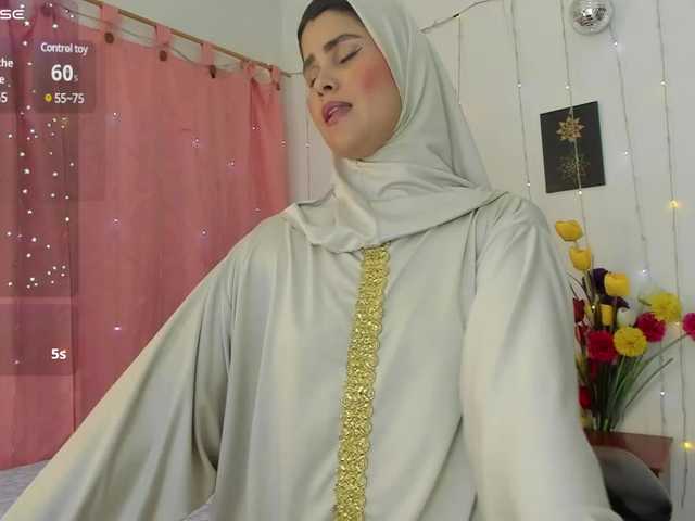 Live sex webcam photo for AishaAmin #291377125