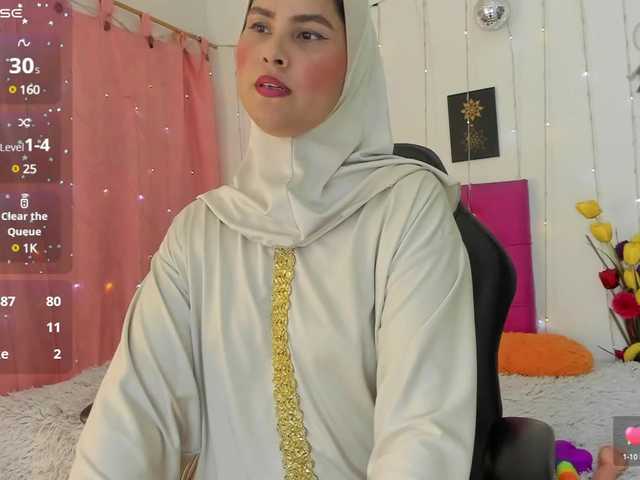 Live sex webcam photo for AishaAmin #291393317