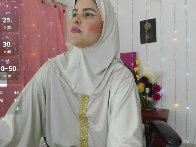 Live sex webcam photo for AishaAmin #291905941