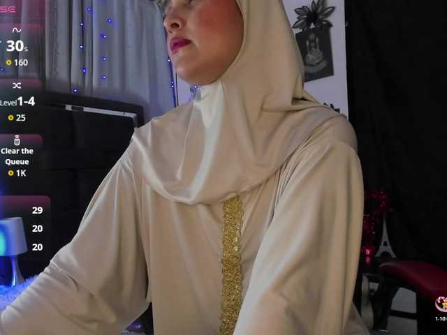 Live sex webcam photo for AishaAmin #292093788