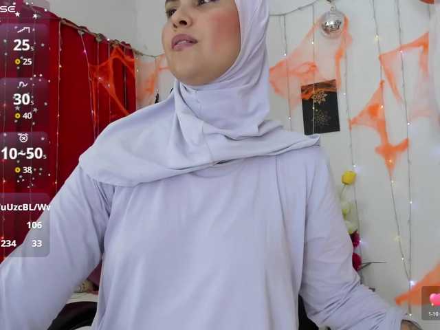 Live sex webcam photo for AishaAmin #292188133