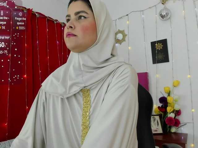 Live sex webcam photo for AishaAmin #292275115