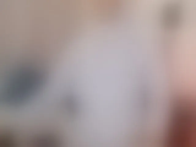 Live sex webcam photo for AishaAmin #293827903