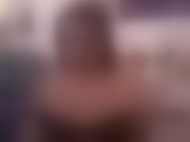 Live sex webcam photo for AishaBee #292975678