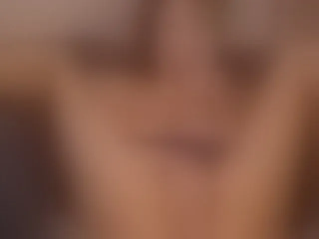 Live sex webcam photo for AishaBee #293303599