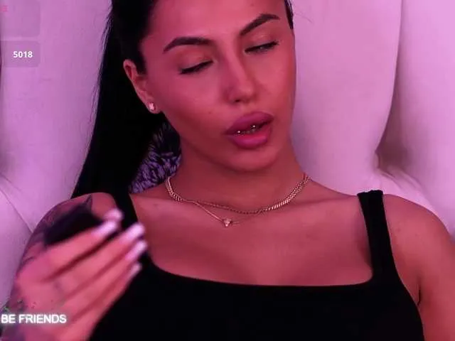 Live sex webcam photo for AishaDevoe #291025616