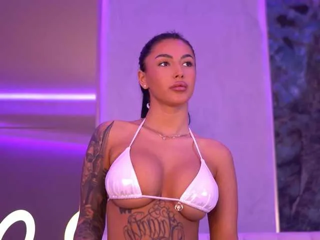 Live sex webcam photo for AishaDevoe #291315200