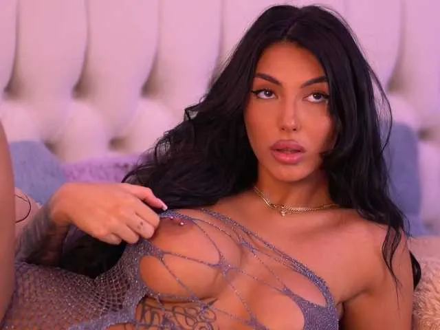 Live sex webcam photo for AishaDevoe #291394032