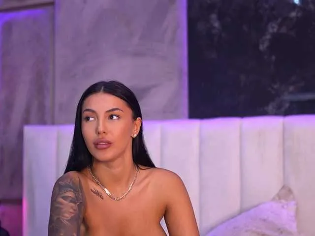 Live sex webcam photo for AishaDevoe #291652782