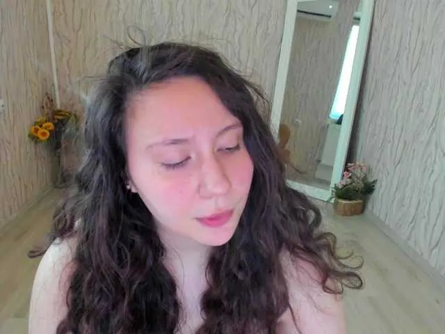 Live sex webcam photo for AishaRouhi #290391724