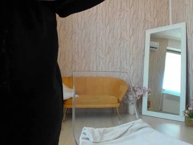 Live sex webcam photo for AishaRouhi #290487054