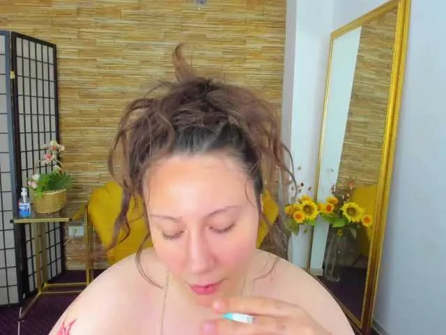 Live sex webcam photo for AishaRouhi #291313346
