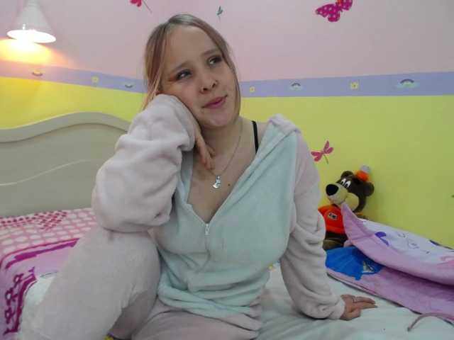 Live sex webcam photo for Aitana-69- #273738655