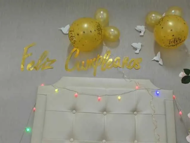 Live sex webcam photo for Aixa-Reyes #276492430