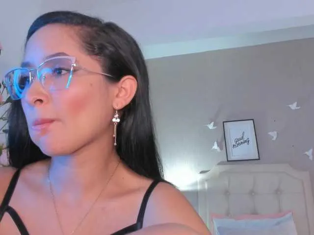 Live sex webcam photo for Aixa-Reyes #276678885