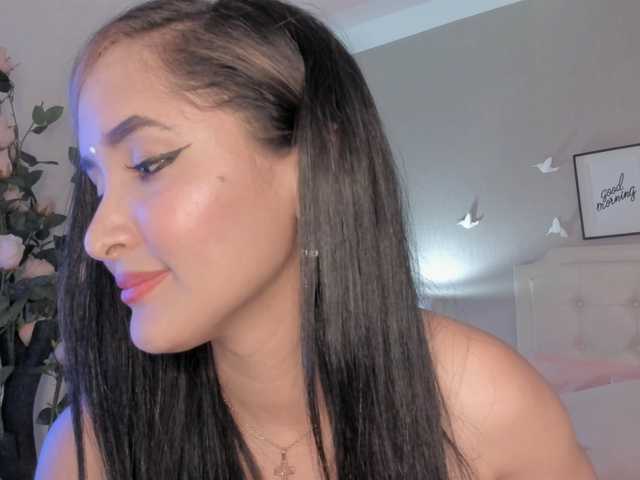 Live sex webcam photo for Aixa-Reyes #276958212