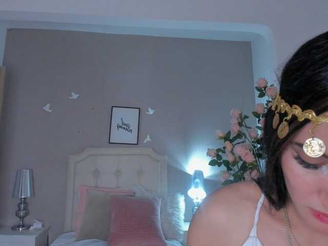 Live sex webcam photo for Aixa-Reyes #277211579